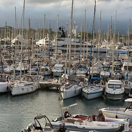 Botel Location Cote D Azur Antibes